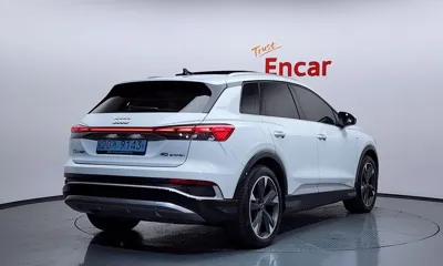 Audi Q4 e-tron 2022, 37344 км, за 24560.27 USD