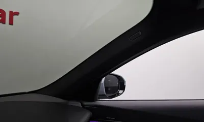 BMW 5-Series 2025, 13459 км, за 60391.23 USD - фото 34