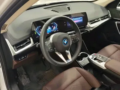 BMW iX1 2025, 2000 км, за 22340.7 USD - фото 6