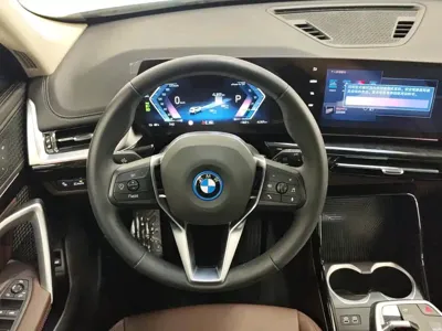 BMW iX1 2025, 2000 км, за 22340.7 USD - фото 7