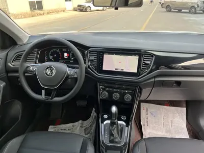 Volkswagen T-Roc 2022, 38000 км, за 16622.61 USD