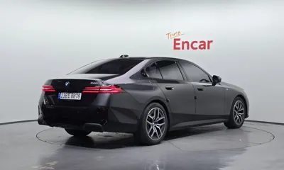 BMW 5-Series 2024, 29016 км, за 36338.8 USD