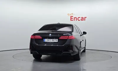 BMW 5-Series 2024, 29016 км, за 36338.8 USD