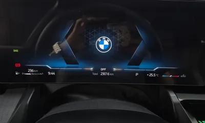 BMW 5-Series 2024, 29016 км, за 36338.8 USD - фото 8