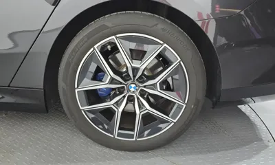 BMW 5-Series 2024, 29016 км, за 36338.8 USD - фото 21