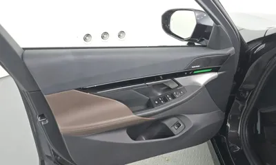 BMW 5-Series 2024, 29016 км, за 36338.8 USD - фото 24