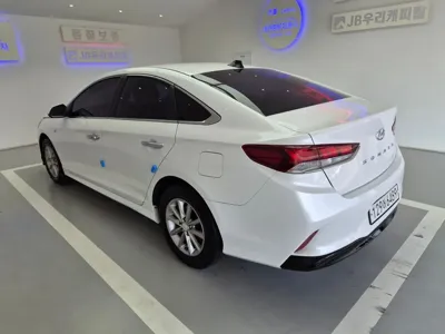 Hyundai Sonata 2019, 157783 км, за 5842.2 USD