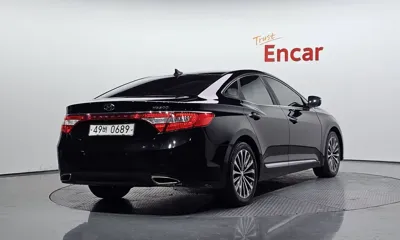 Hyundai Grandeur 2014, 209069 км, за 3085.2 USD