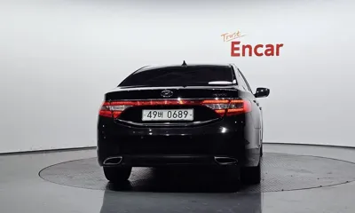 Hyundai Grandeur 2014, 209069 км, за 3085.2 USD