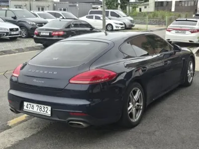 Porsche Panamera 2015, 153313 км, за 12936.01 USD
