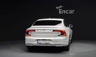 Volvo S90 2023, 36337 км, за 27349.08 USD