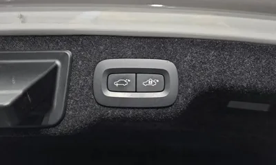 Volvo S90 2023, 36337 км, за 27349.08 USD - фото 37