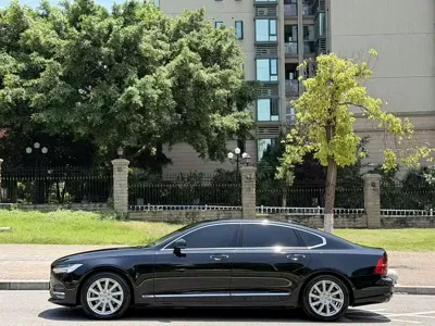 Volvo S90 2020, 70000 км, за 15670.63 USD