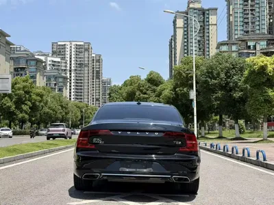 Volvo S90 2020, 70000 км, за 15670.63 USD