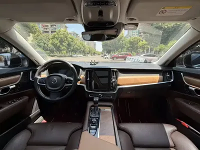 Volvo S90 2020, 70000 км, за 15647.63 USD - фото 13