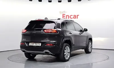 Jeep Cherokee 2015, 136565 км, за 4857.56 USD