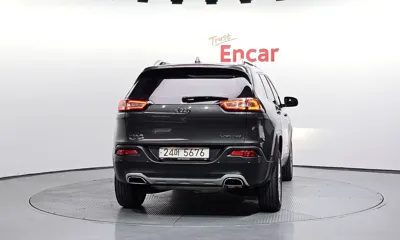 Jeep Cherokee 2015, 136565 км, за 4857.56 USD