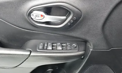 Jeep Cherokee 2015, 136565 км, за 4857.56 USD - фото 12