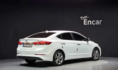 Hyundai Avante 2017, 104357 км, за 4266.77 USD