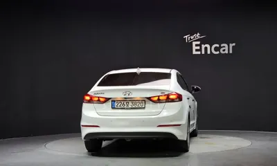 Hyundai Avante 2017, 104357 км, за 4266.77 USD