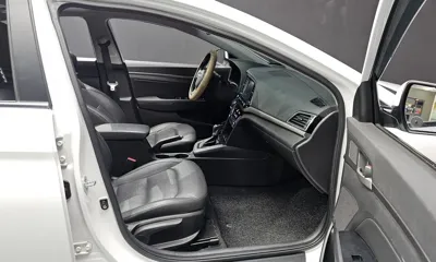 Hyundai Avante 2017, 104357 км, за 4228.47 USD - фото 11