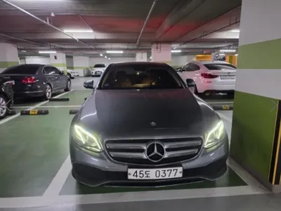 Mercedes-Benz E-Class 2017, 135349 км, за 12221.28 USD