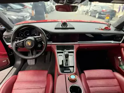 Porsche Panamera 2022, 30000 км, за 98897.45 USD