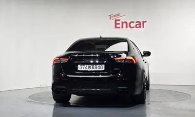 Maserati Ghibli 2021, 106558 км, за 28651.42 USD