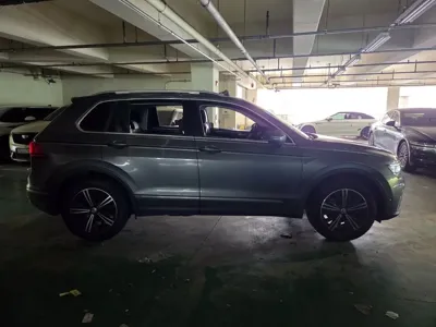 Volkswagen Tiguan 2020, 153478 км, за 12481.31 USD