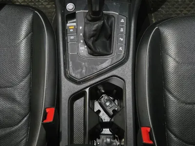 Volkswagen Tiguan 2020, 153478 км, за 12481.31 USD - фото 13