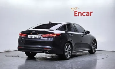 Kia K5 2017, 140322 км, за 5342.02 USD