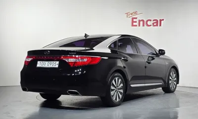 Hyundai Grandeur 2016, 176421 км, за 4726.27 USD