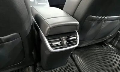 Hyundai Grandeur 2020, 78924 км, за 16901.77 USD - фото 35