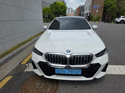 BMW i5 · 2024 год
