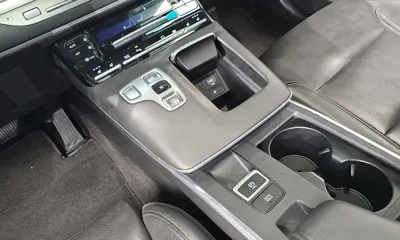 Hyundai Grandeur 2022, 53070 км, за 16026.48 USD - фото 9