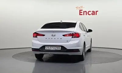 Hyundai Avante 2020, 102104 км, за 8664.83 USD
