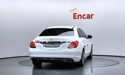 Mercedes-Benz C-Class 2018, 61996 км, за 12669.83 USD