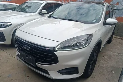Ford Escape · 2024 год