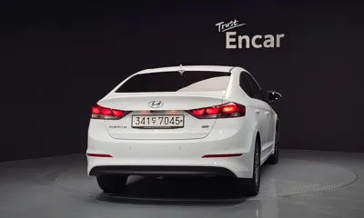 Hyundai Avante 2017, 16171 км, за 6435.67 USD - фото 4