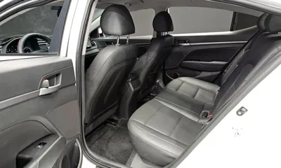 Hyundai Avante 2017, 16171 км, за 6435.67 USD - фото 11