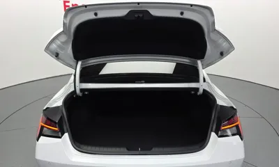 Hyundai Avante 2023, 58755 км, за 13719.31 USD - фото 32