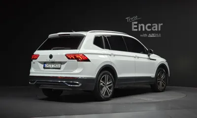 Volkswagen Tiguan 2023, 20810 км, за 23581.18 USD
