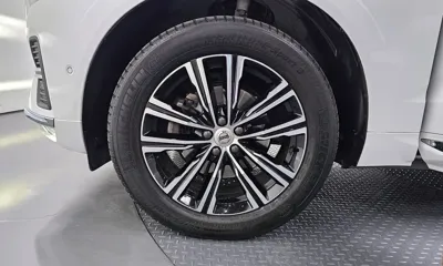 Volvo XC60 2022, 30377 км, за 28216.27 USD