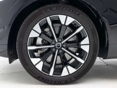 Volvo XC60 2026, 5550 км, за 41683.08 USD