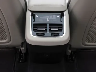Volvo XC60 2026, 5550 км, за 41349.21 USD - фото 12
