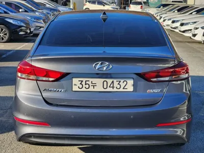 Hyundai Avante 2017, 152000 км, за 3841.89 USD