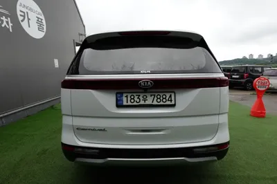 Kia Canival 2021, 139804 км, за 12351.29 USD