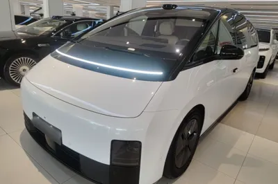 Li Auto MEGA · 2025 год