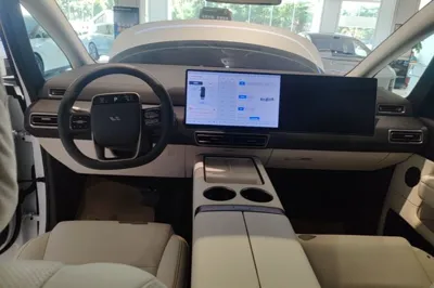 Li Auto MEGA