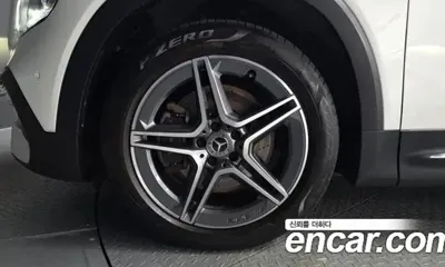 Mercedes-Benz GLB-Class 2020, 71418 км, за 19801.31 USD